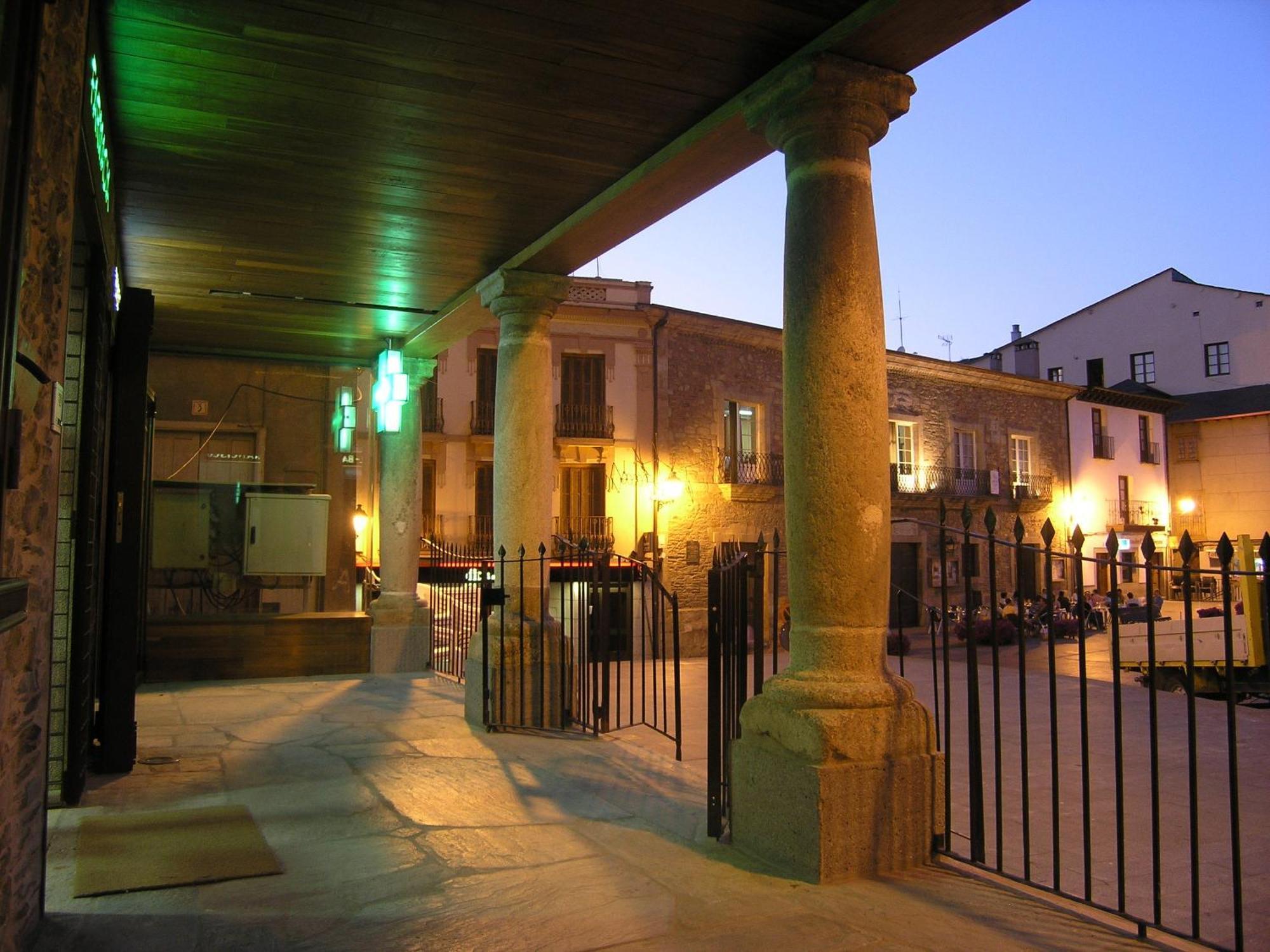 Plaza Mayor Вильяфранка-дель-Бьерсо Экстерьер фото